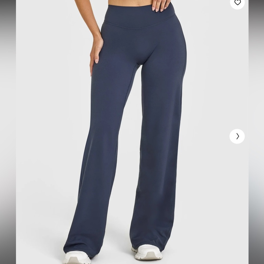 NWT Oner Active Soft Motion Straight Leg Leggings
Size- Medium Regular Length